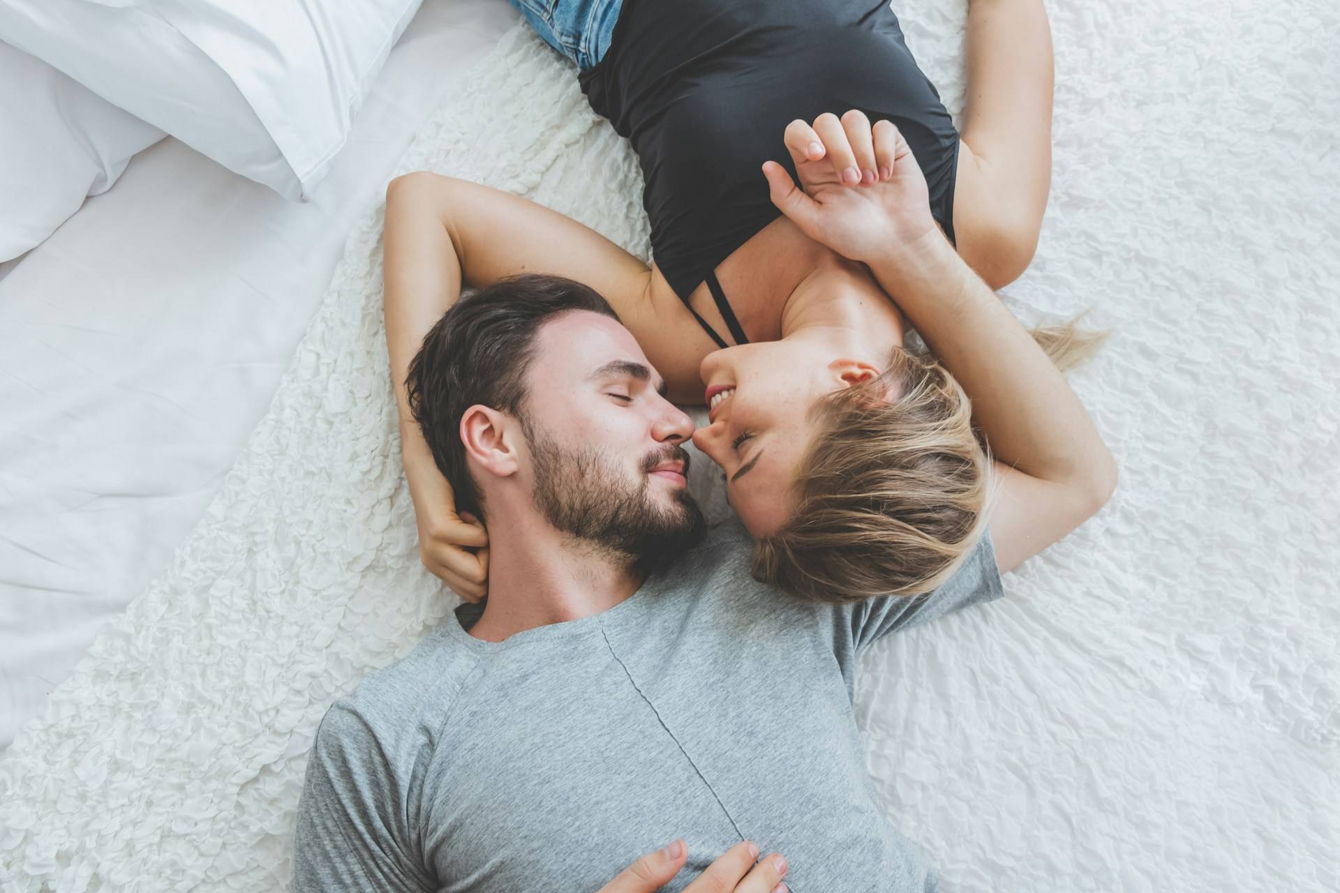 „Sag niemals, dass du ihn liebst." – 10 No-Gos, um deine Würde in einer Situationship zu bewahren