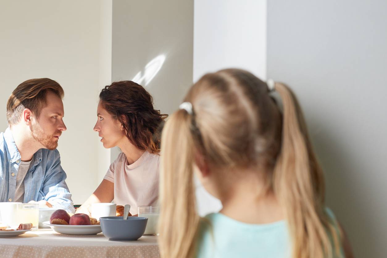 La información prohibida es la más interesante: Los niños aprenden más escuchando de lo que imaginas
