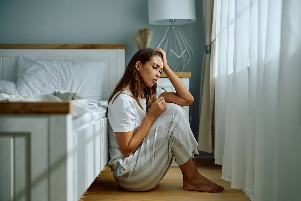 Together Yet Alone: 5 Signs You’re Experiencing Social Loneliness