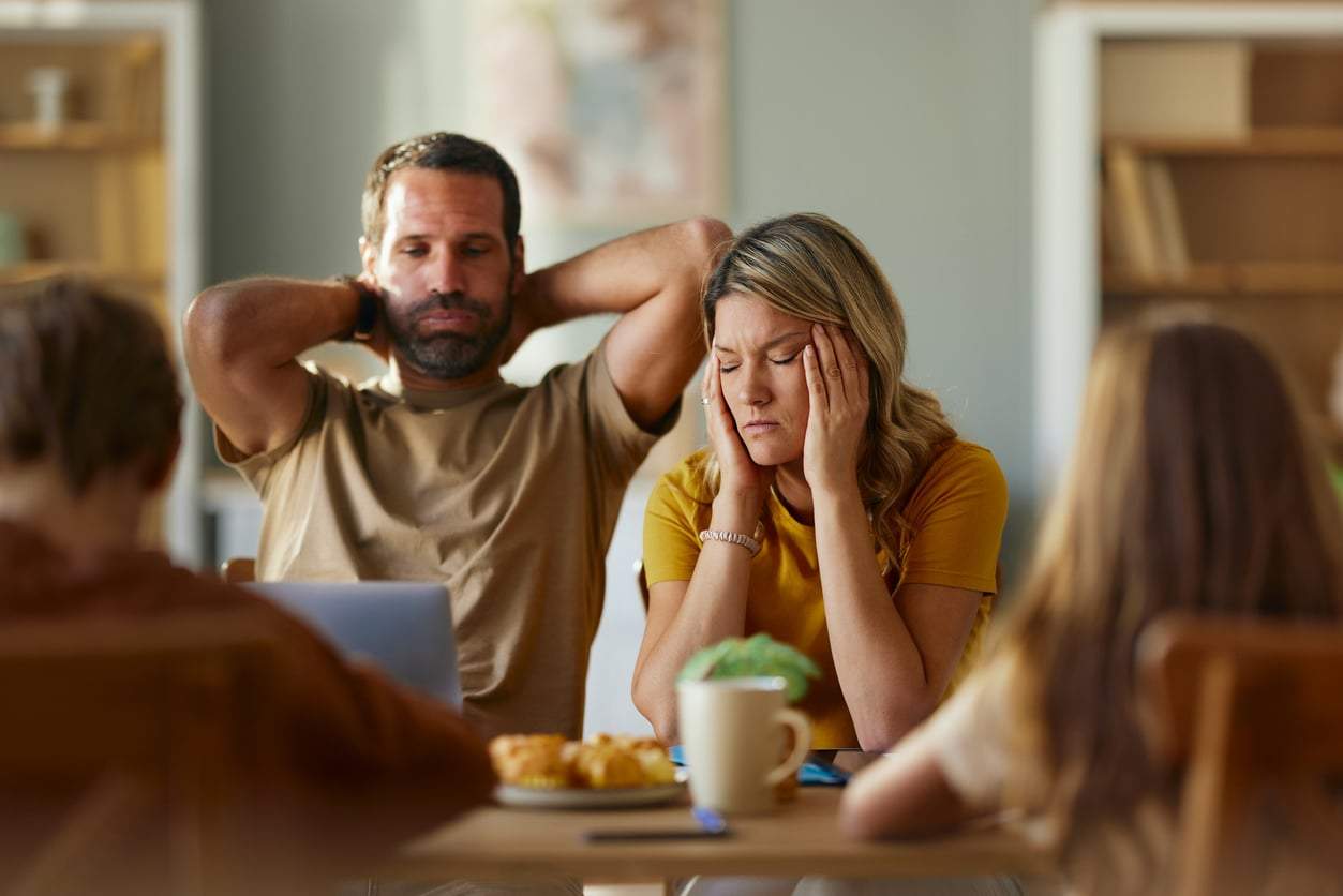 Comment les enfants apprennent de ce que vous dites quand vous ne leur parlez pas directement — Famille
