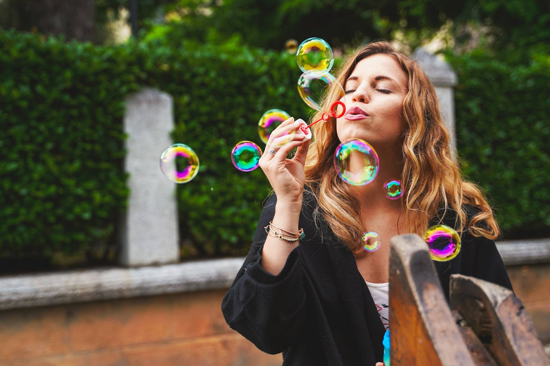 Horoscope du jour 17 avril 2026 : Vous franchissez les obstacles avec aisance