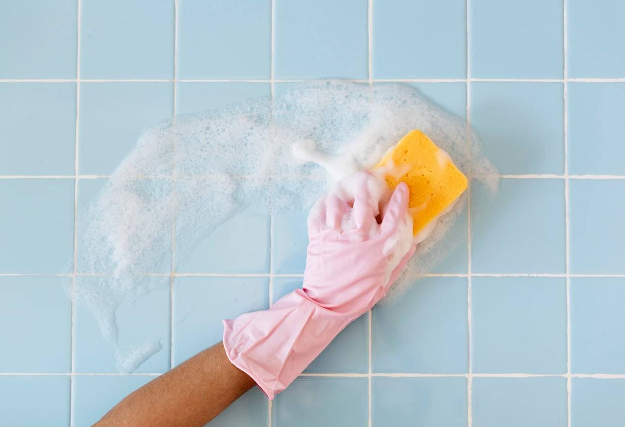 Comment garder votre salle de bain toujours fraîche sans produits chimiques agressifs