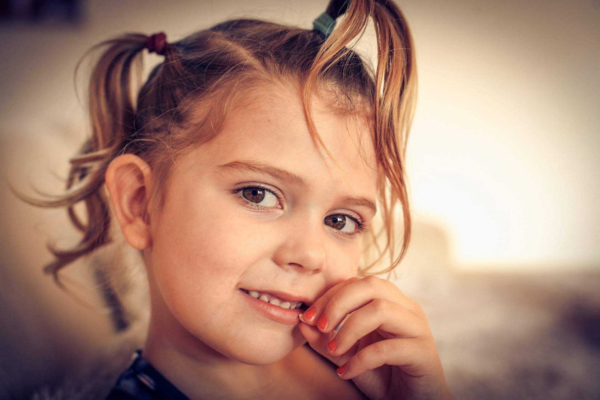"LOL sfigato." Mia figlia l'ha scritto su YouTube — Come insegnare l'empatia ai bambini nell'era digitale — Famiglia