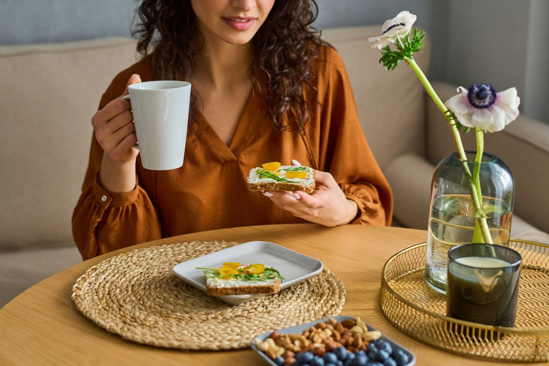 Pequeños hábitos alimenticios que pueden transformar tu energía durante todo el día — Salud