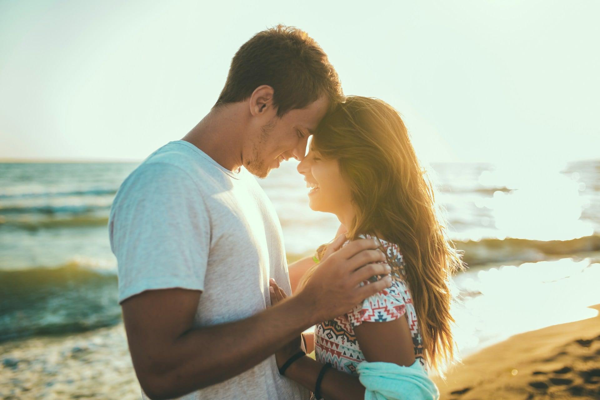 Ces 5 petits signes qui montrent que votre nouvelle relation part dans la bonne direction — Relation