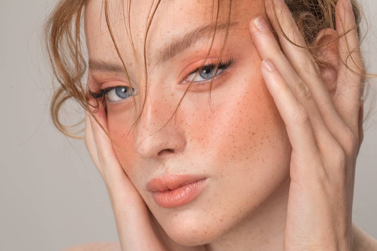 Le maquillage monochrome : la tendance qui sublime tous les teints