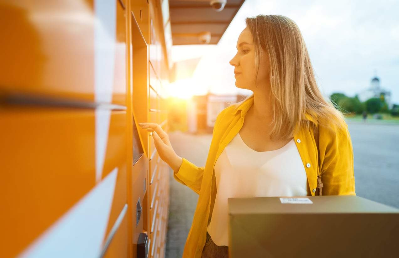 Une inconnue a veillé sur mes colis — et ce moment inattendu a illuminé toute ma semaine — Mode de vie