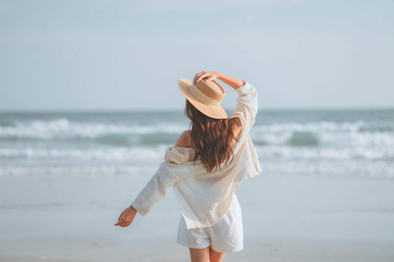 La garde-robe de vacances parfaite : 10 pièces essentielles qui fonctionnent toujours — Mode