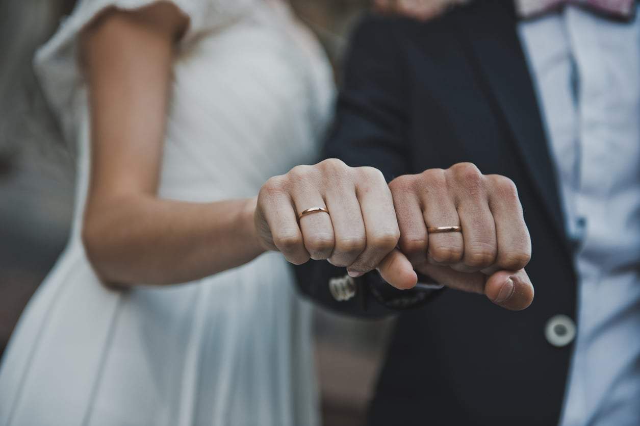 Ehe bedeutet nicht Besitz: Warum ich nach der Hochzeit meinen Namen behalte — Familie