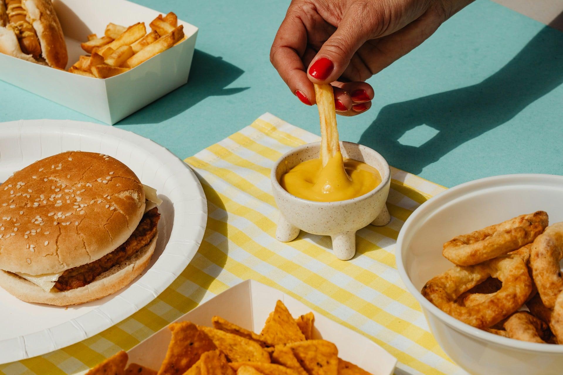 7 fast food traps that secretly turn your order into a calorie bomb — Health