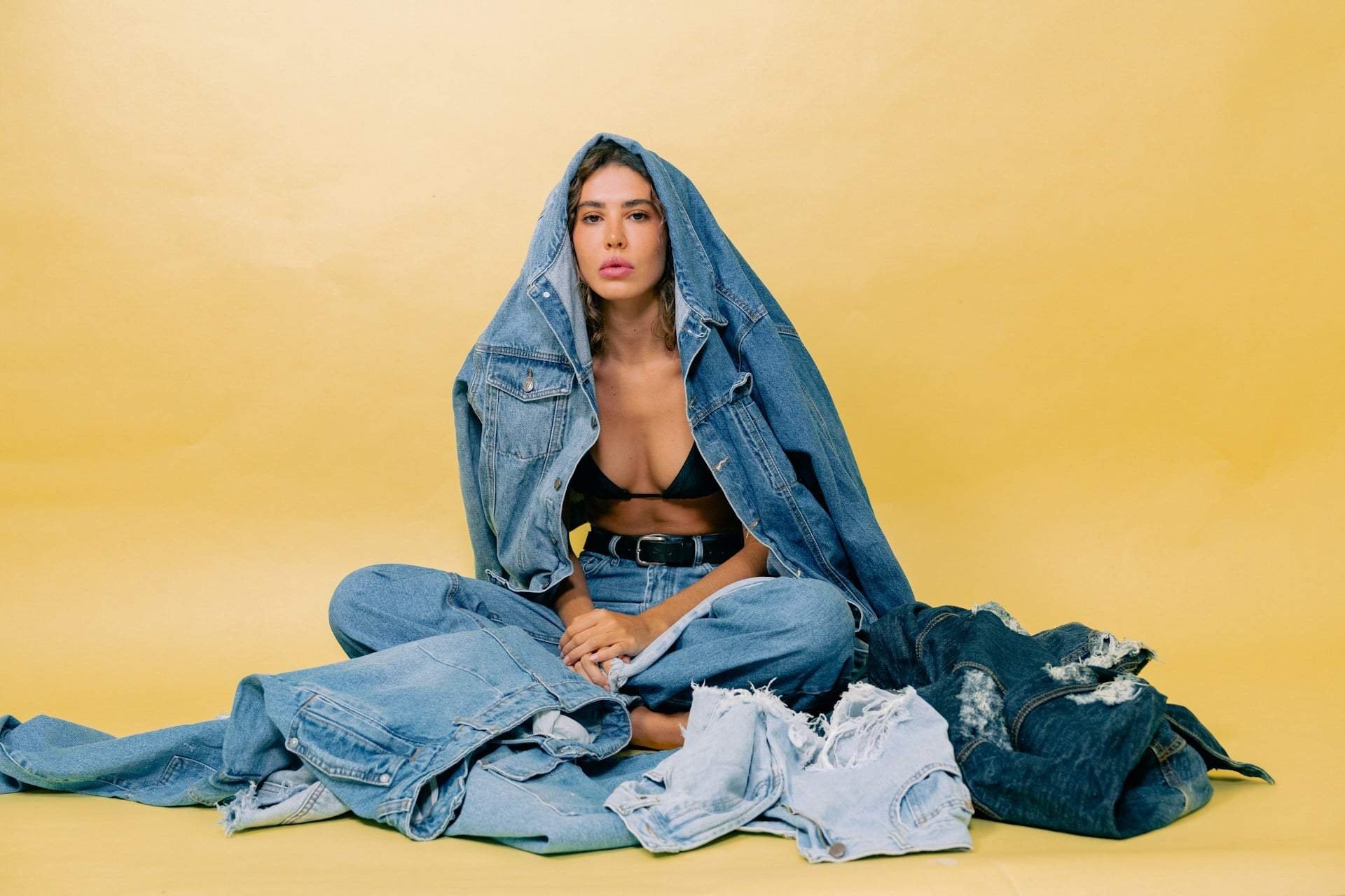 3 modelli di giacca di jeans da eliminare subito — e cosa indossare al loro posto — Moda