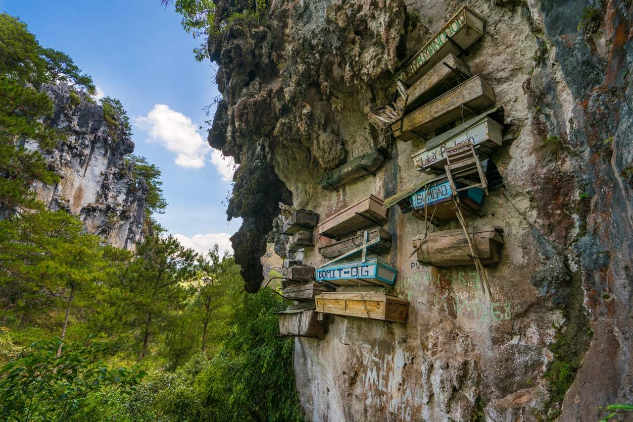 Why the people of Sagada hang their coffins on cliff faces — the ancient ritual that still continues today — Lifestyle