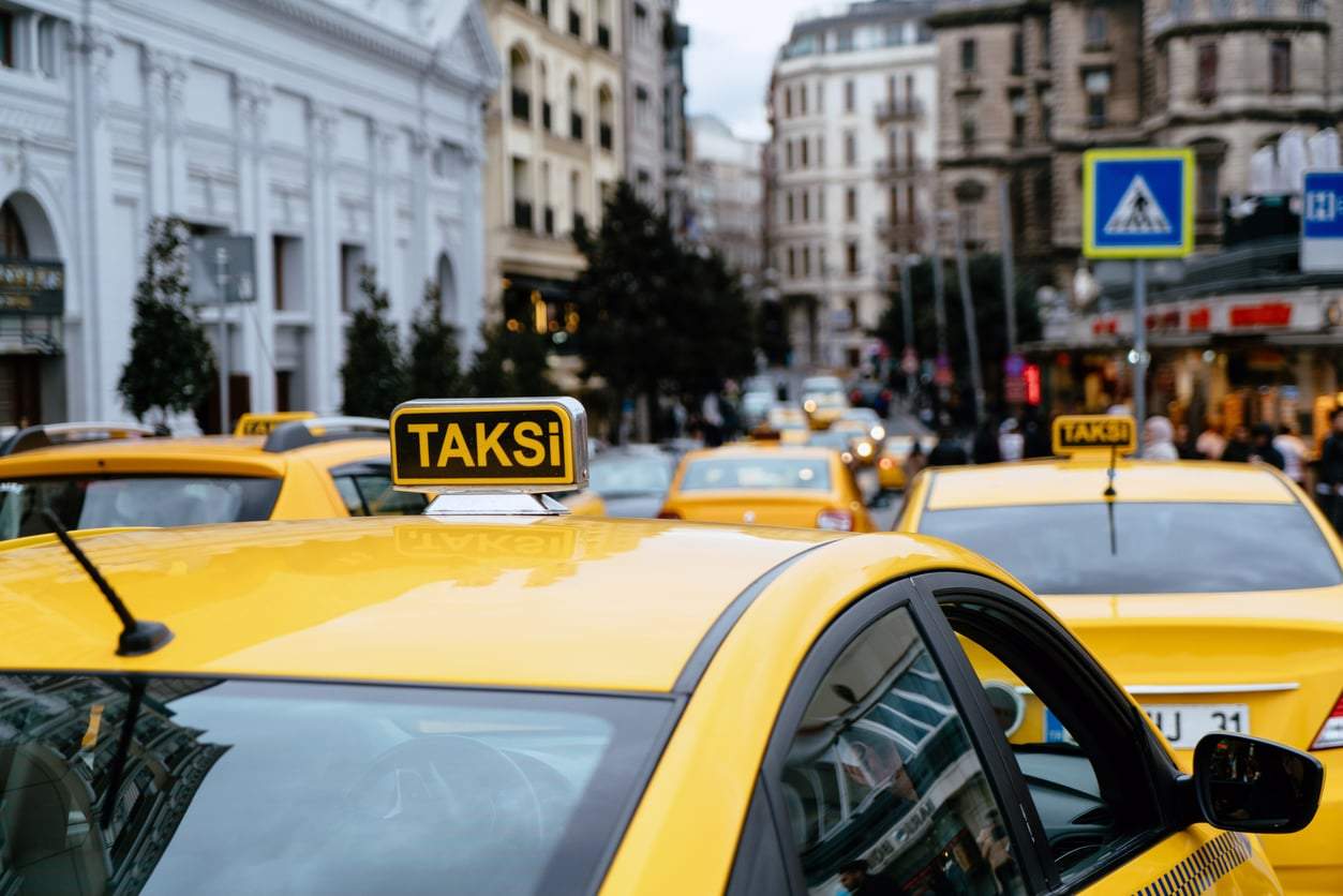 Why are taxis yellow? The color psychology story behind an iconic choice — Leisure