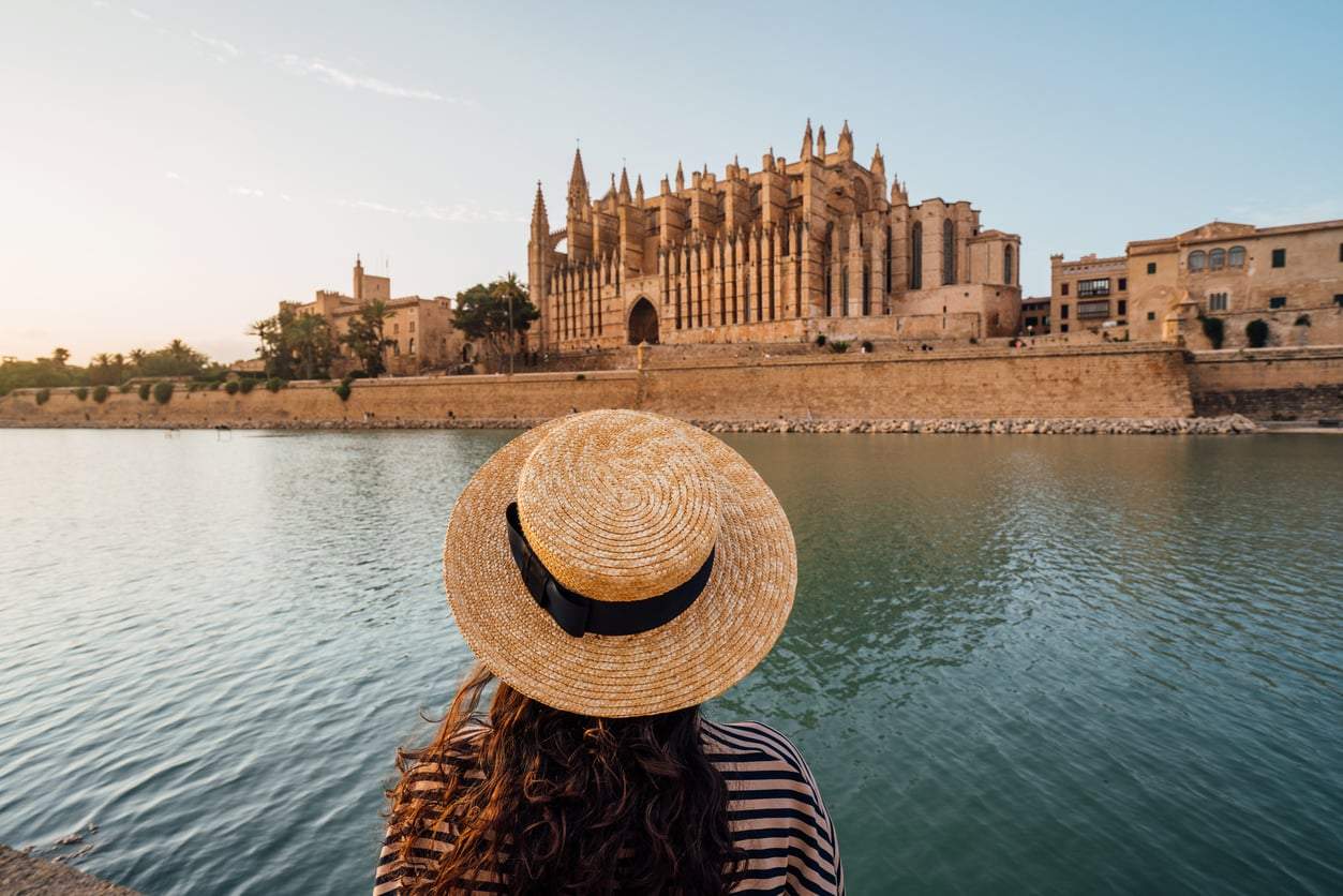 5 destinations européennes sûres et époustouflantes pour voyager seule sans hésitation — Loisirs