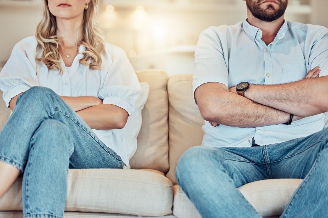 La rabbia silenziosa nel matrimonio: come il risentimento passivo-aggressivo avvelena l'intimità — Relazione