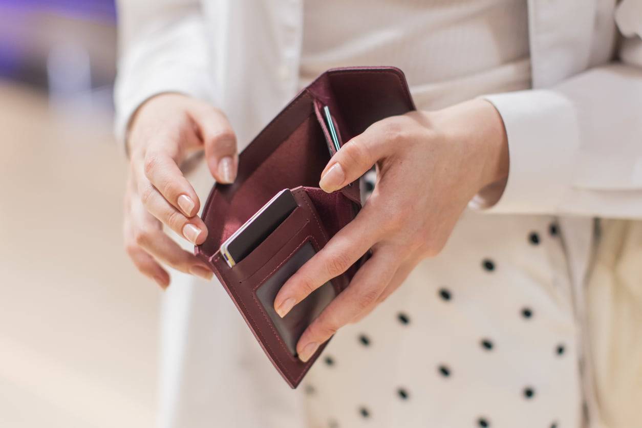 6 things in your wallet that are blocking abundance — clear them out today