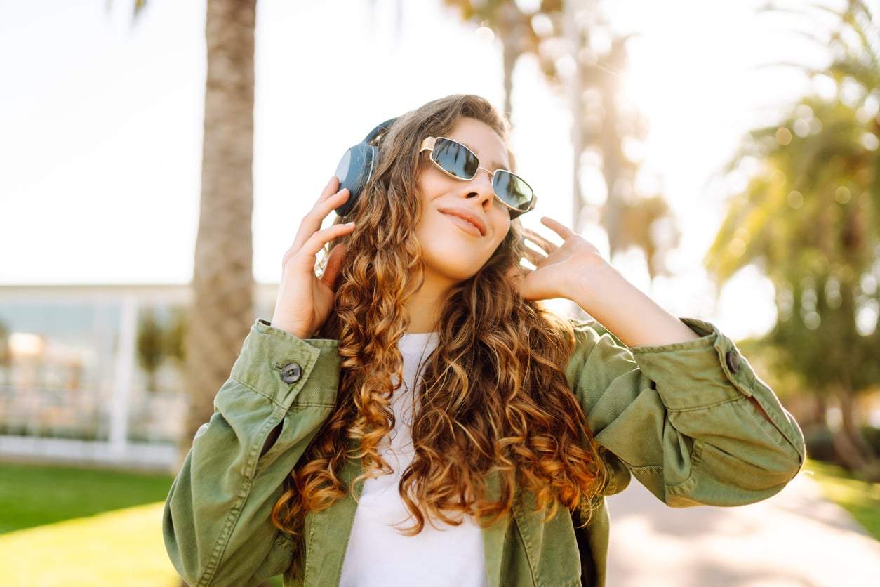 The walking trend taking over the world — and why you should try the main character walk — Health