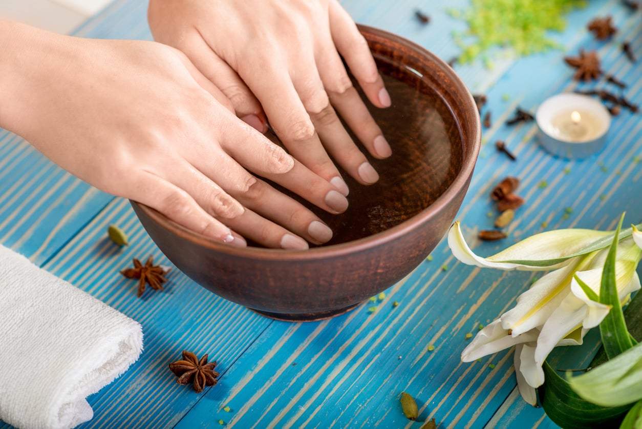 Try this 3-minute water ritual on the next full moon to release what's holding you back — Lifestyle