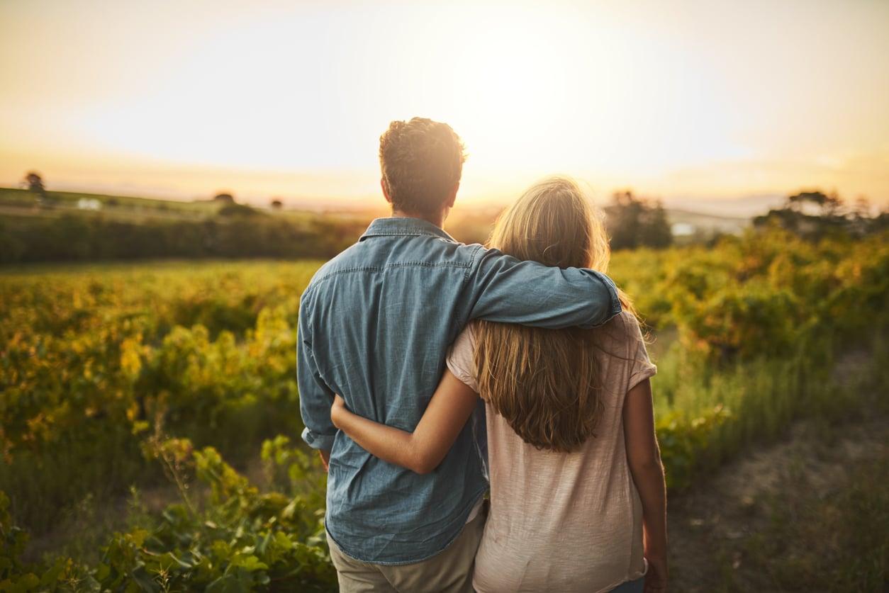 Come ti tocca il tuo partner? Ecco cosa rivela inconsciamente sul suo amore — Relazione