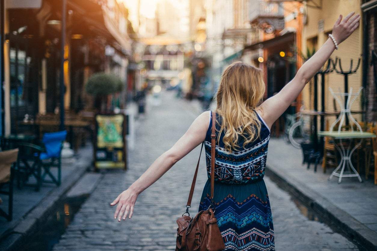 4 vintage summer essentials worth hunting for at the thrift store — Fashion