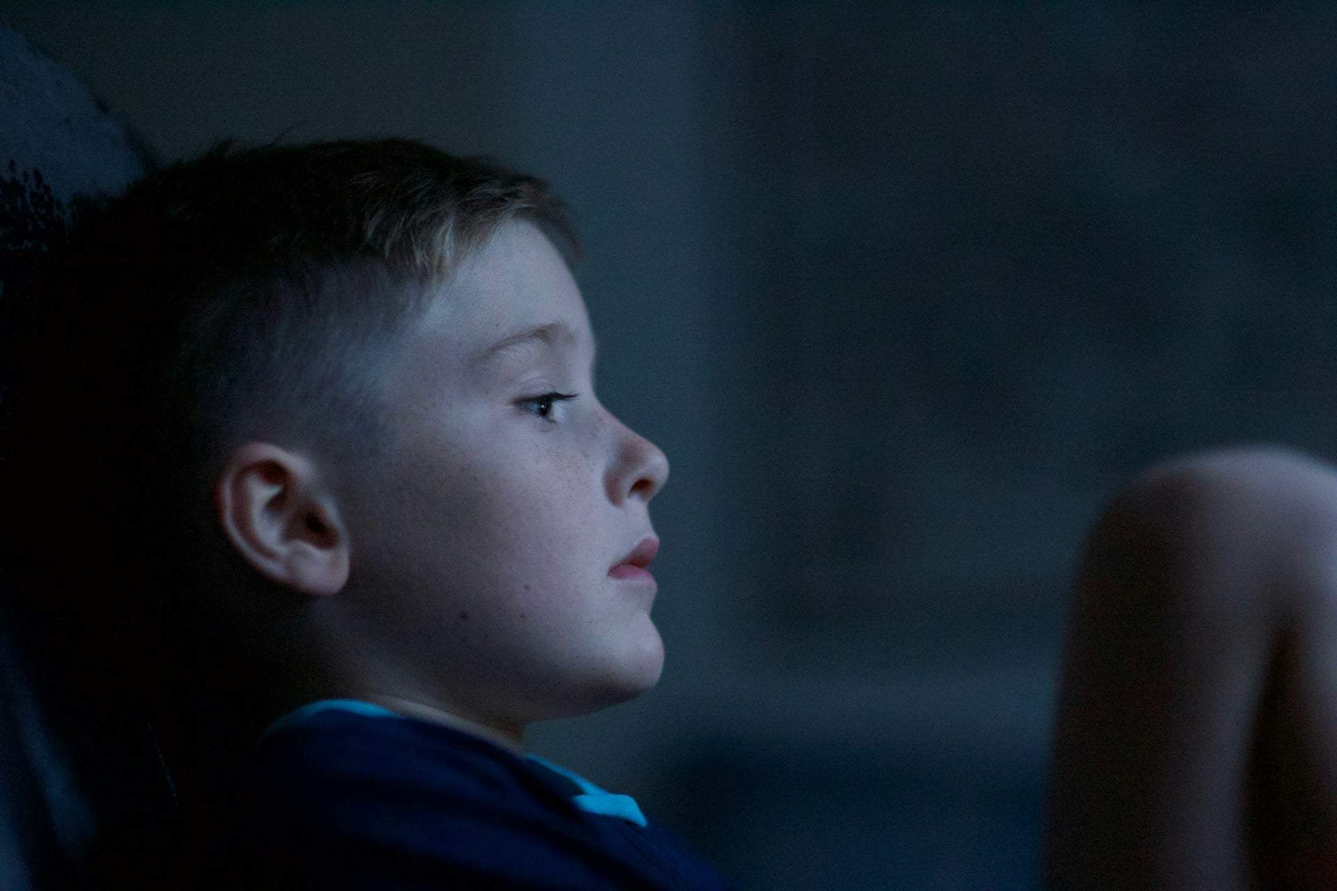 Cuidado con cómo hablas a tus hijos: cada palabra que dices está programando su vida — Familia