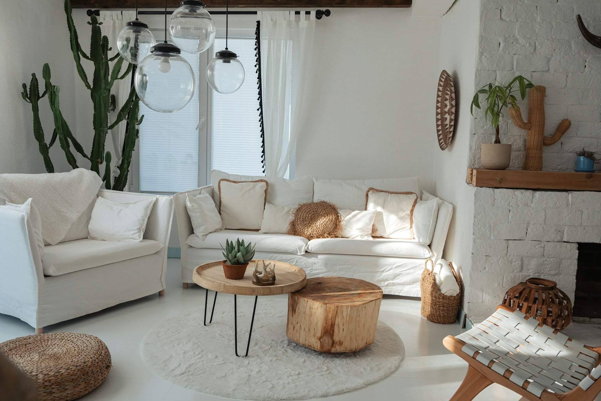 The minimalist summer living room: 5 tricks that make it feel cozy without looking empty — Decor