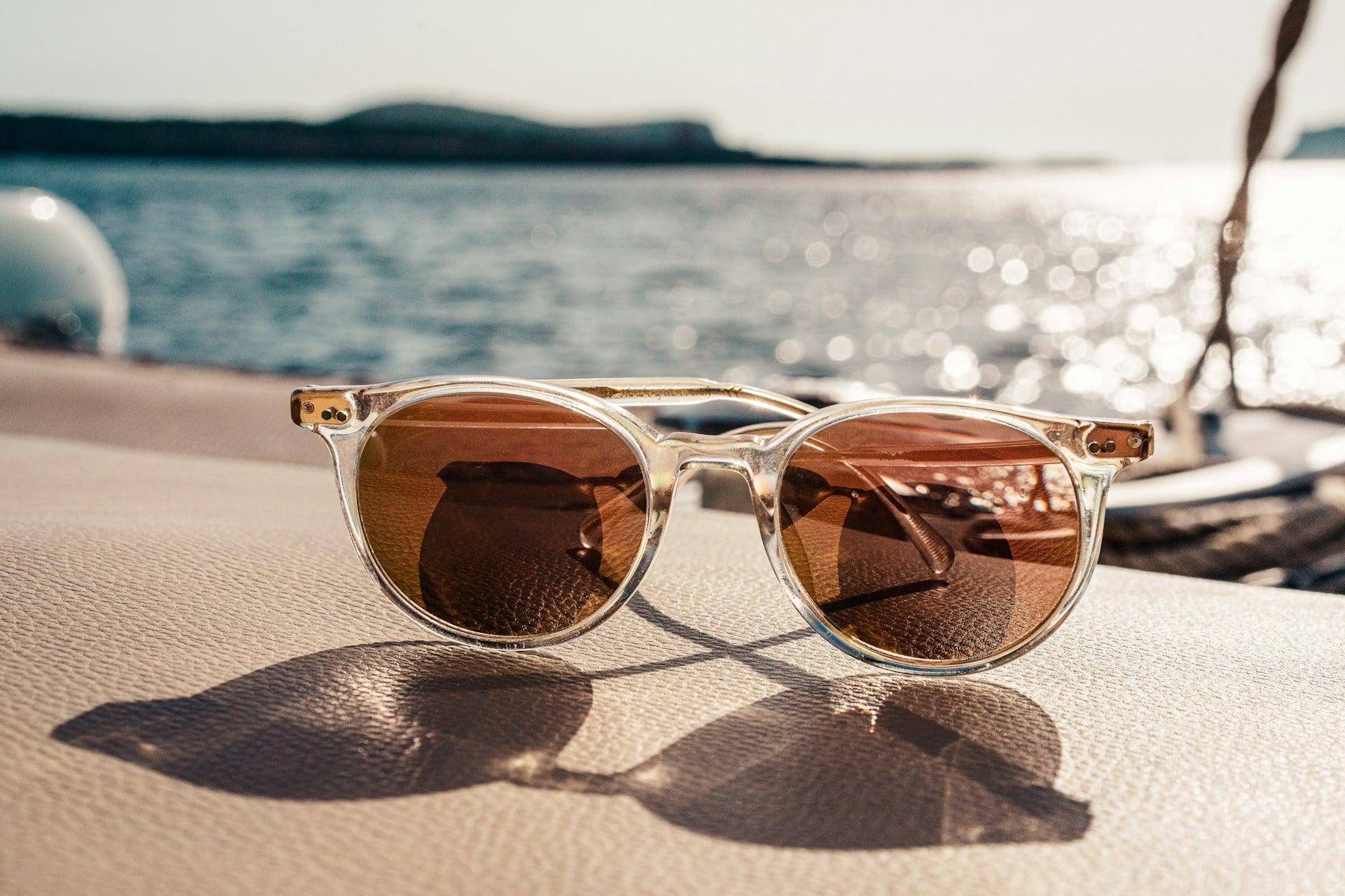 Comment choisir des lunettes de soleil qui mettent vraiment votre visage en valeur — Mode