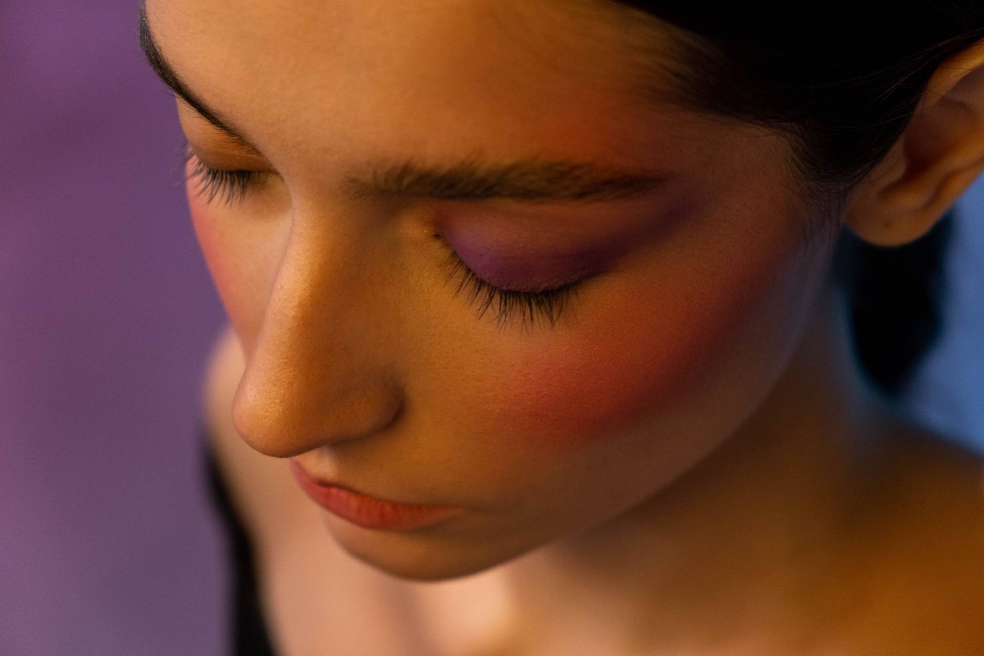 Contorno de ojos: cómo elegir el tuyo y aplicarlo para que se note de verdad