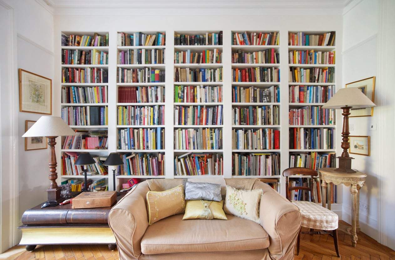 Tengo más libros que espacio: así conseguí ordenar mis estanterías sin renunciar a leer — Decoración