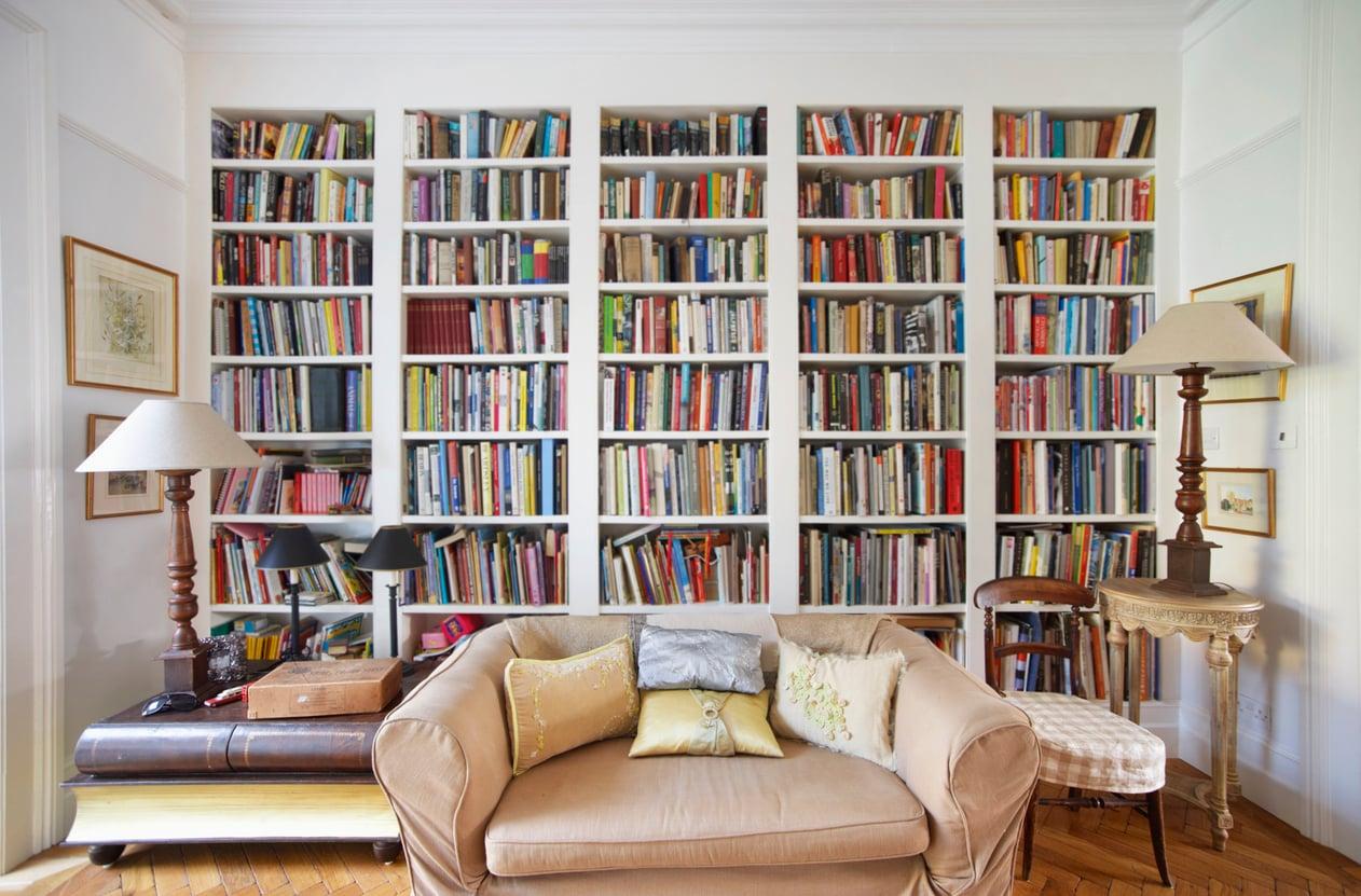 Tengo más libros que espacio: así conseguí ordenar mis estanterías sin renunciar a leer — Decoración