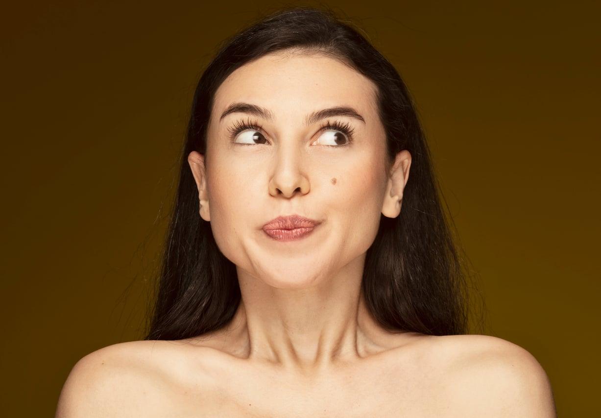 Si tienes un lunar en uno de estos 3 lugares del rostro, estás bajo una protección especial — Estilo de vida