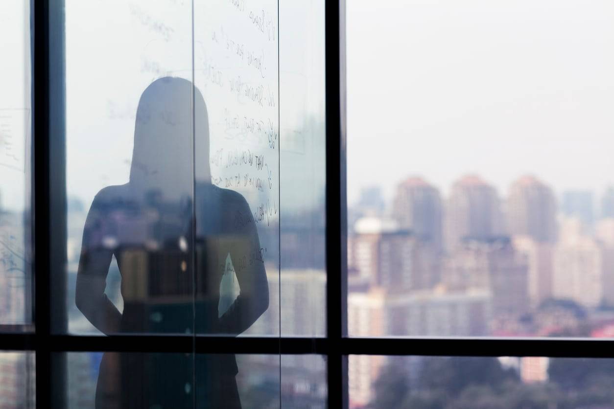 La soledad de las personas exitosas: el precio del que casi nadie se atreve a hablar