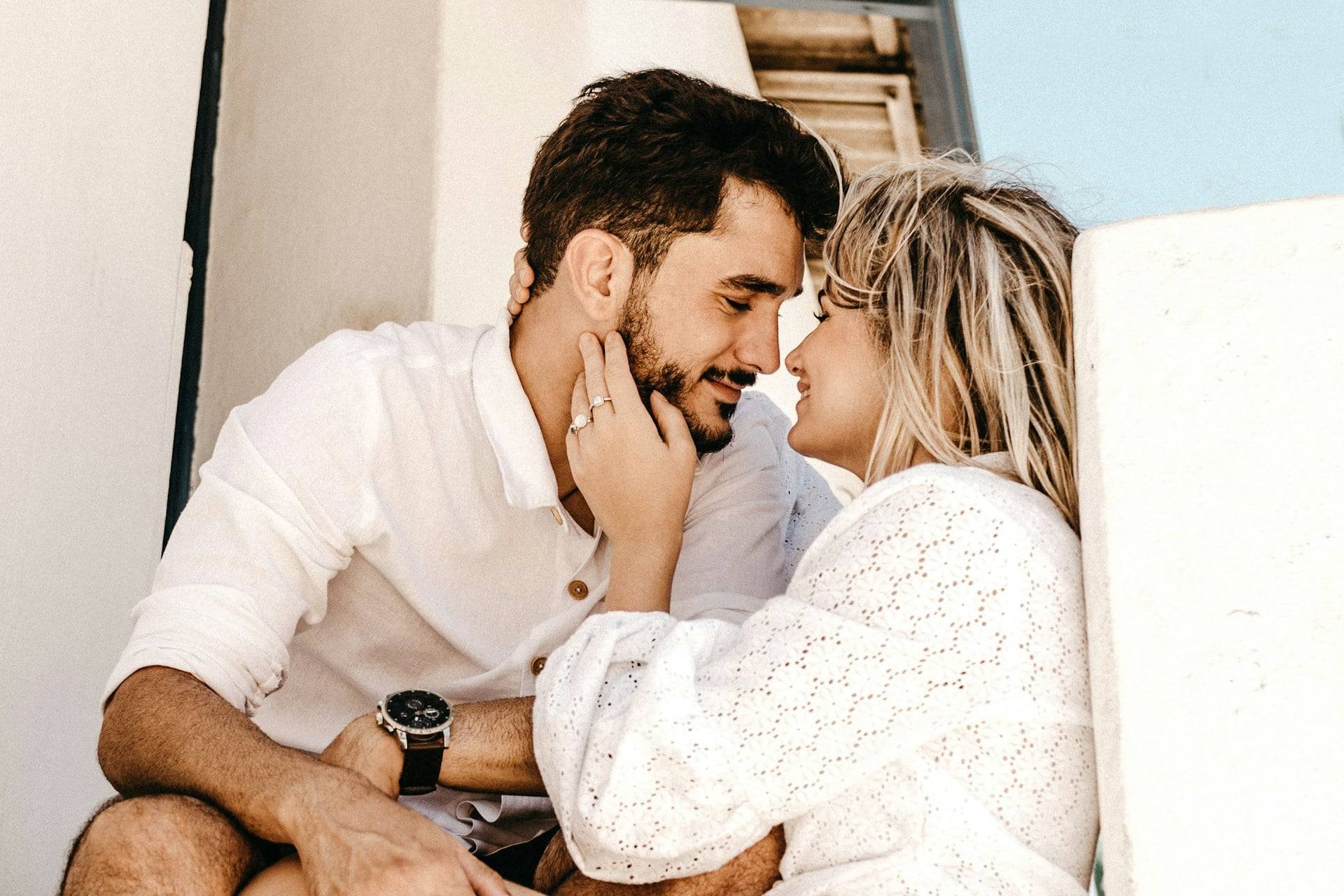 La regla del 2-2-2: el sencillo hábito que mantiene viva la chispa en la pareja
