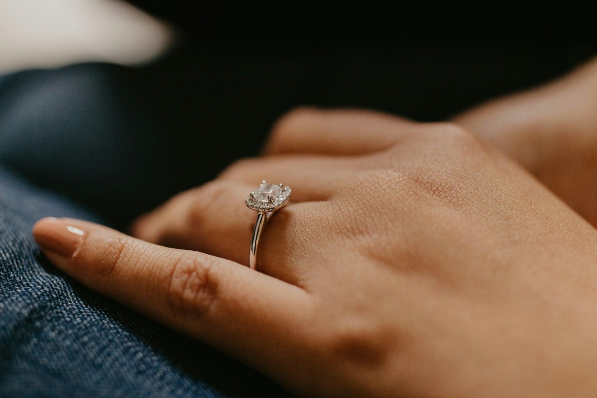 5 times you should take off your engagement ring (and never think twice) — Wedding