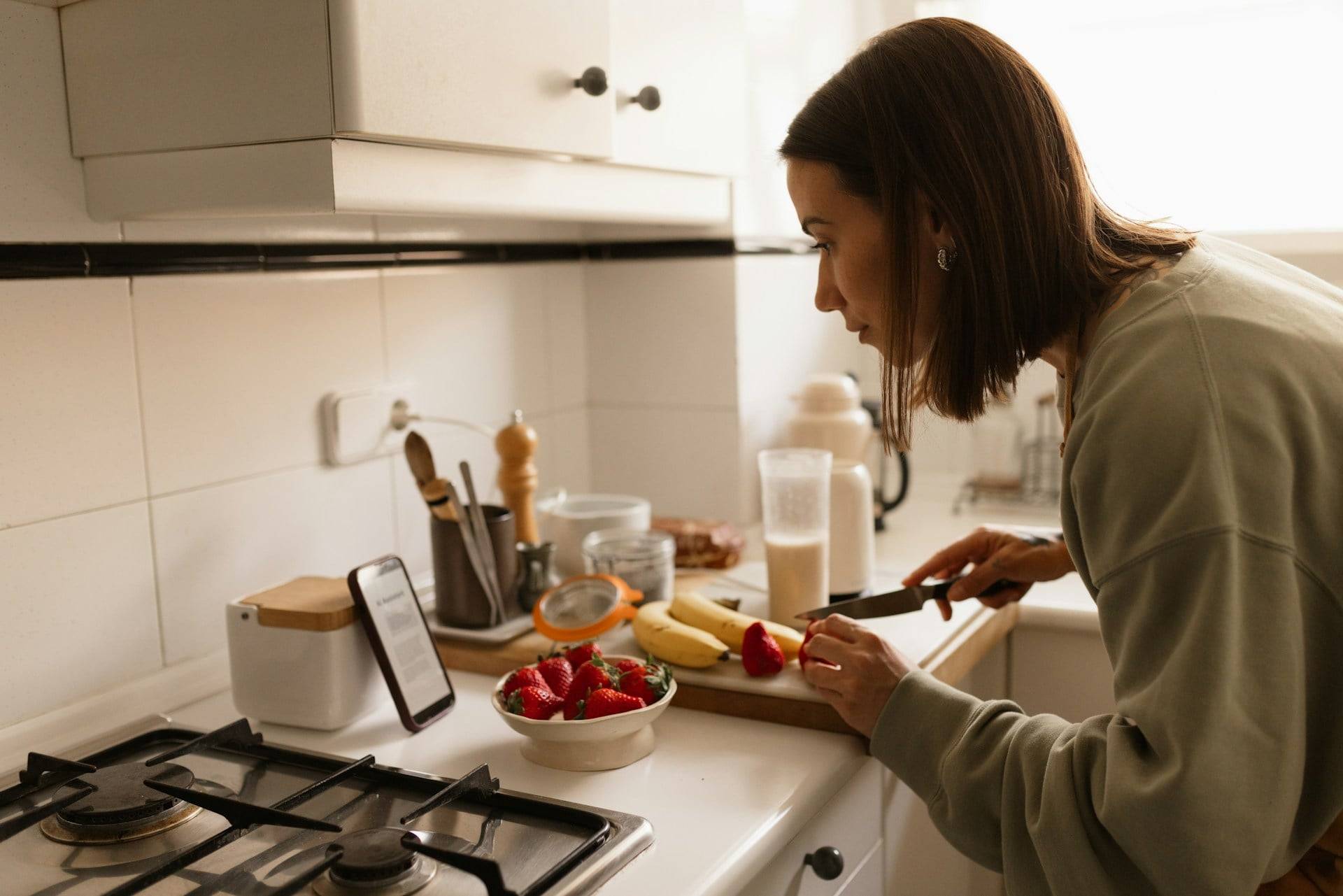 8 old-fashioned kitchen tricks that professional chefs still swear by