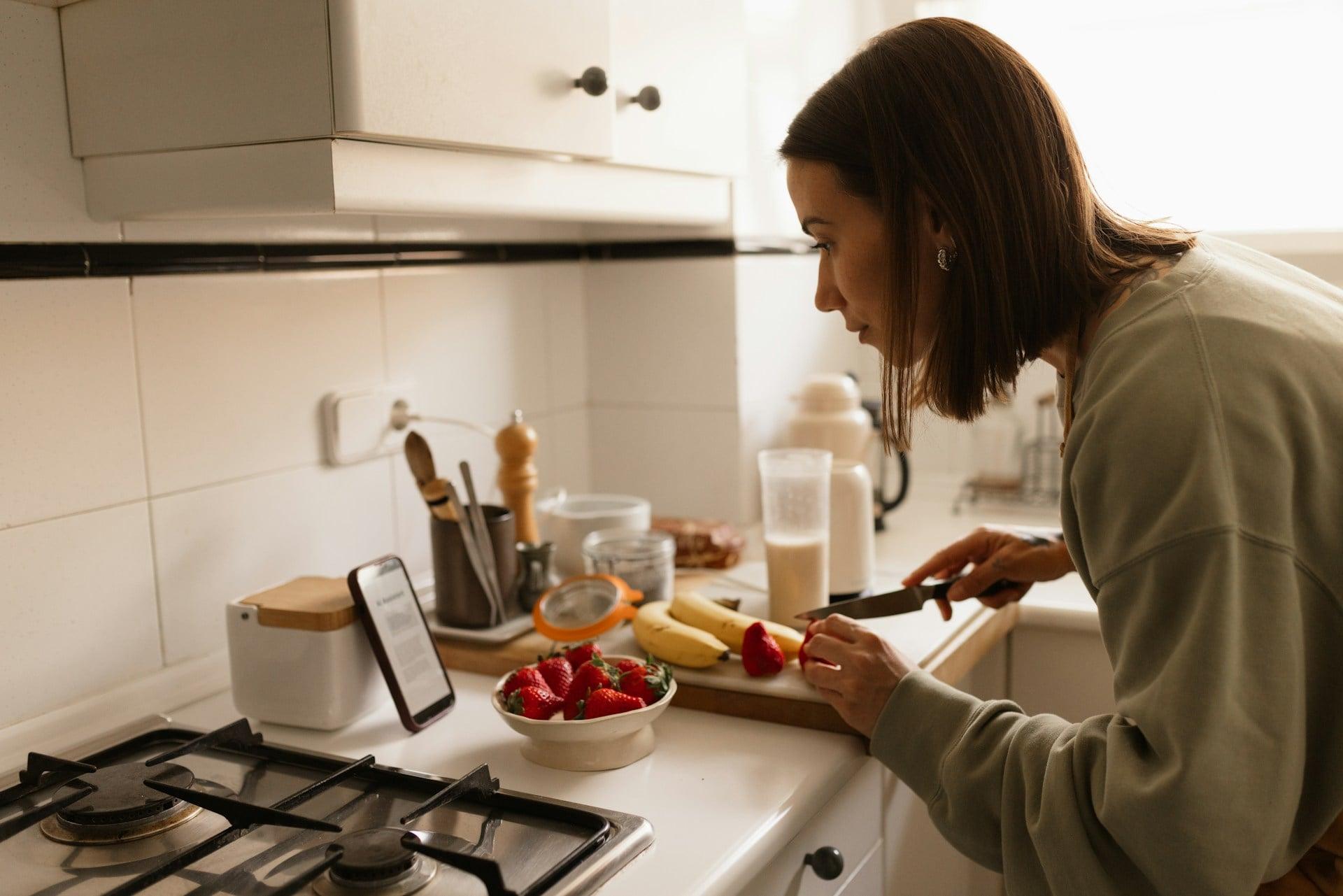 8 old-fashioned kitchen tricks that professional chefs still swear by — Lifestyle