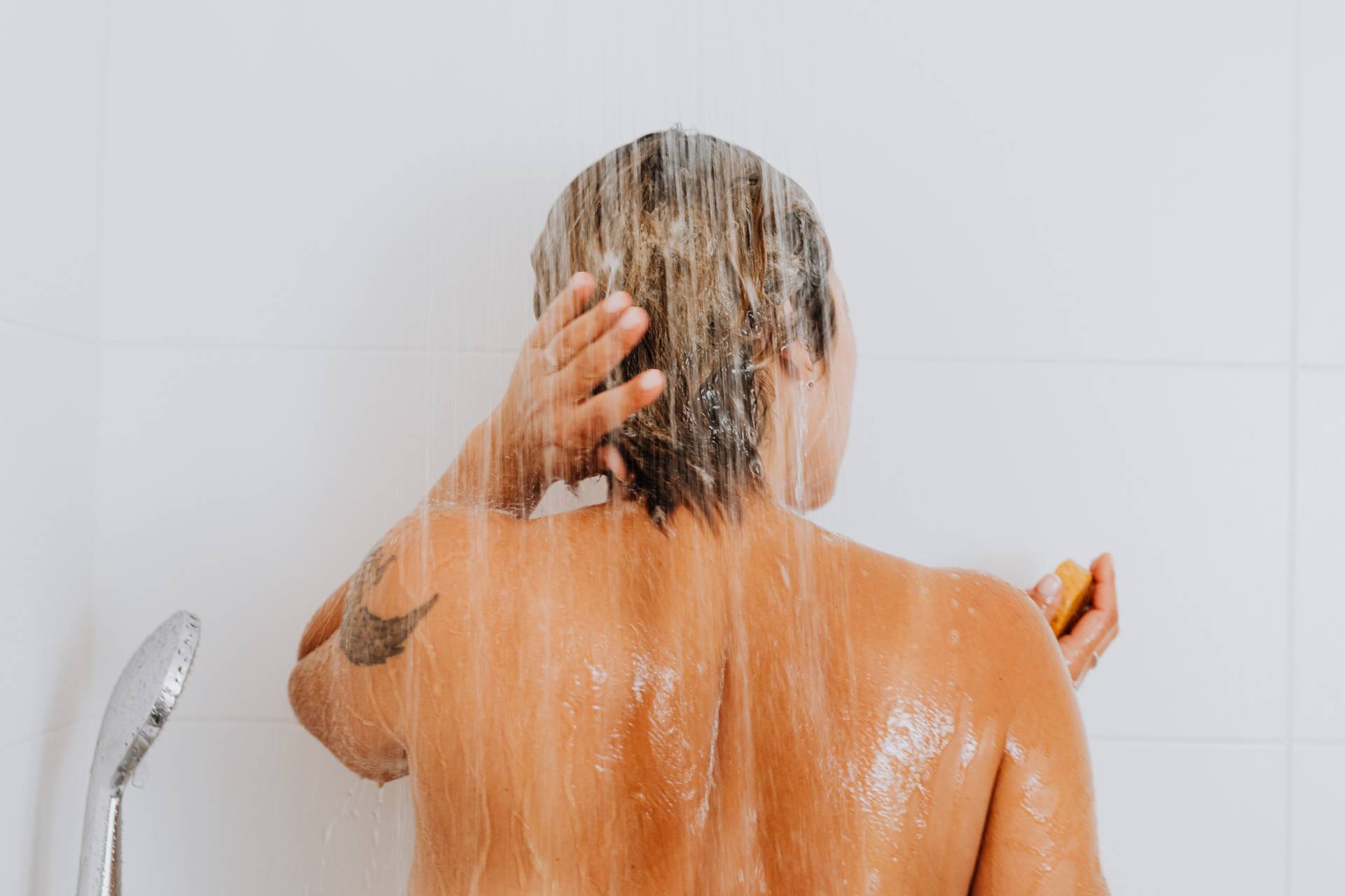 4 shower habits that are secretly drying out your skin