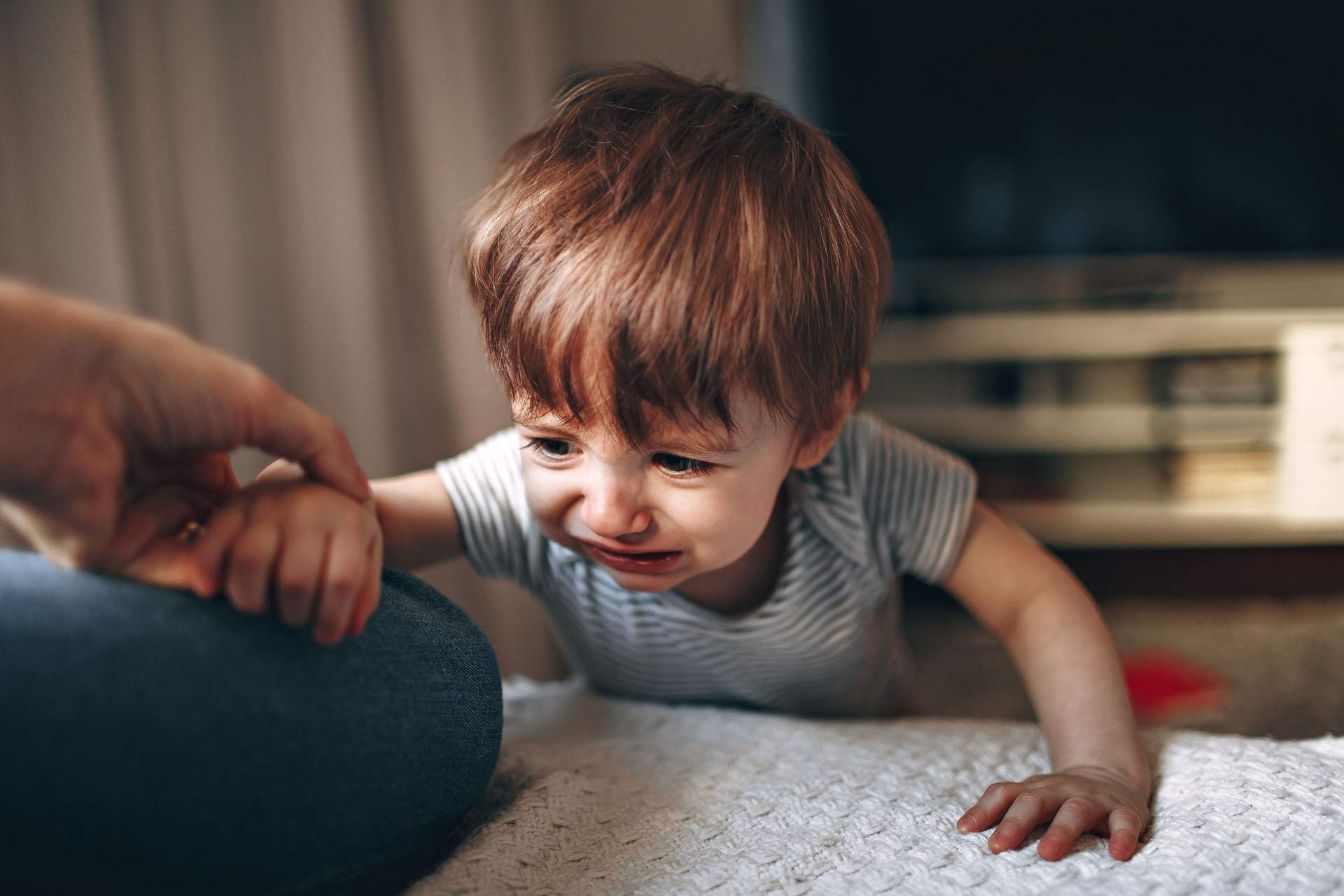 Du meinst es gut – aber dieser eine Satz hinterlässt tiefe Spuren in deinem Kind — Familie