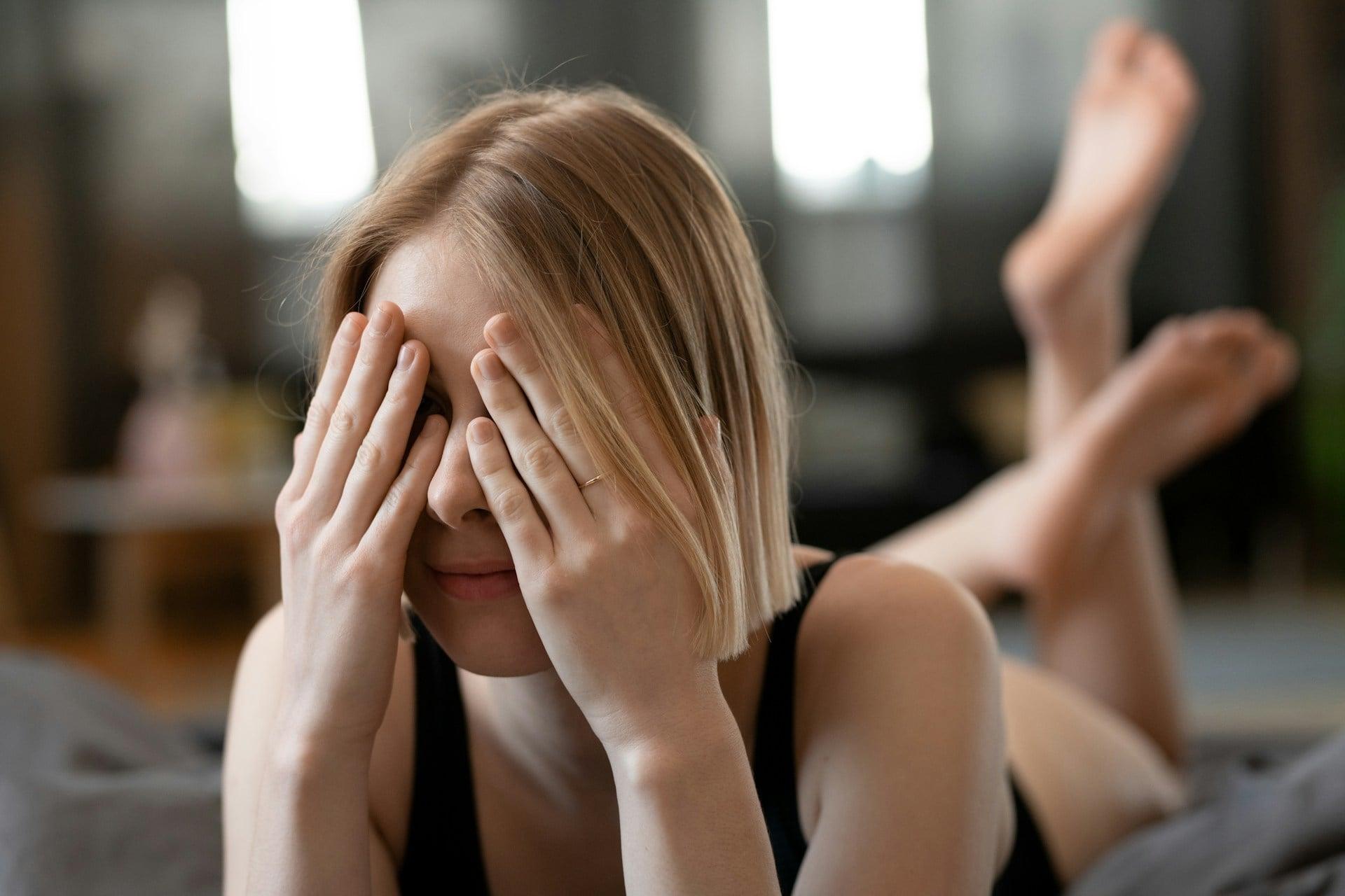 "Comía el guiso con cuchara y al día siguiente lo dejé": las razones más absurdas por las que se acaba el amor — Relación