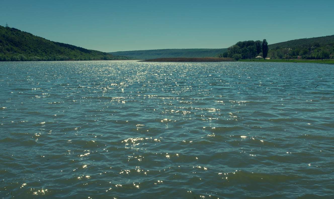 À une heure de Budapest, ce lac reste calme même en pleine canicule — Loisirs
