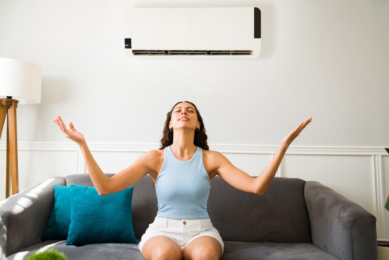 Klimaanlage und Sommerhitze: Das passiert wirklich mit deiner Haut — Gesicht