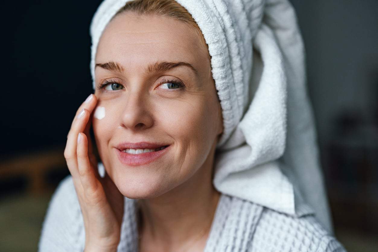 La tua crema notte non funziona? Forse la applichi nel momento sbagliato — Viso