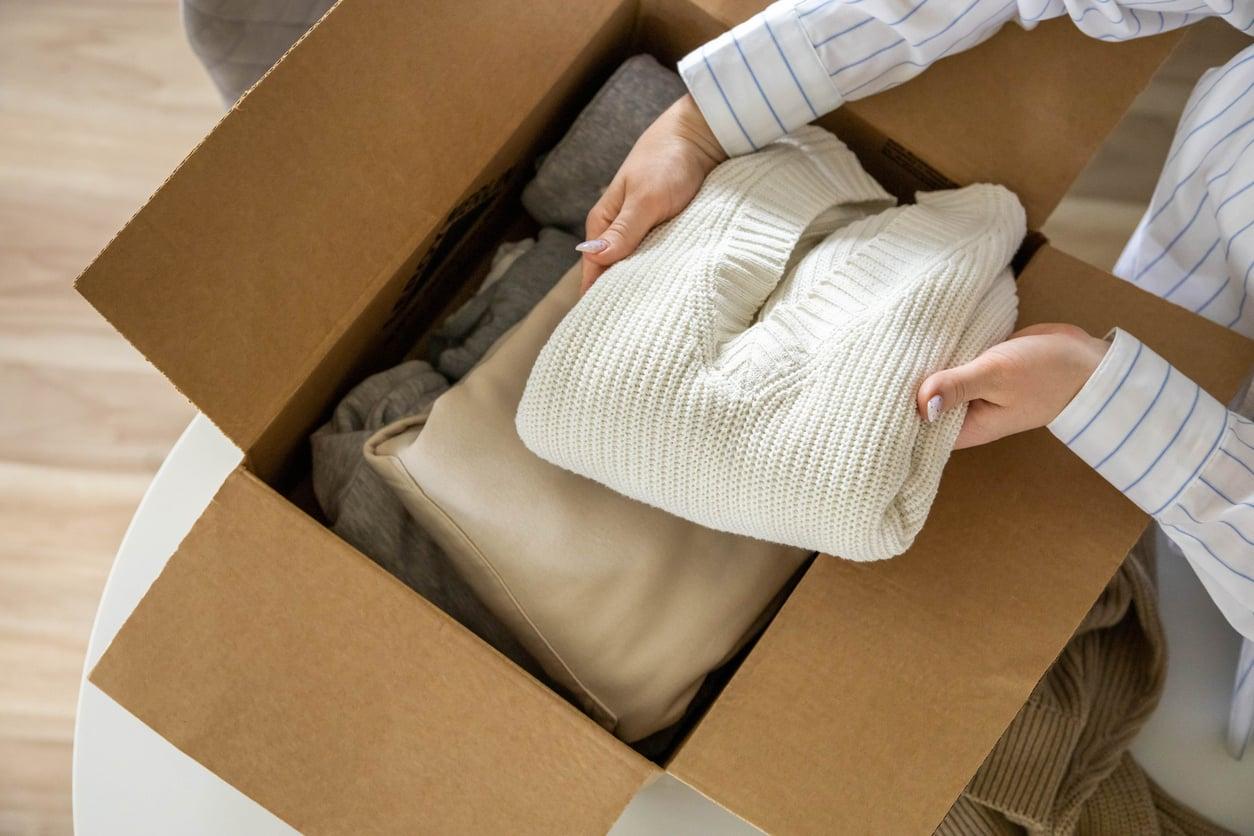 Doni i vestiti che non usi più? Evita questi 7 errori che complicano la vita a chi li riceve — Moda