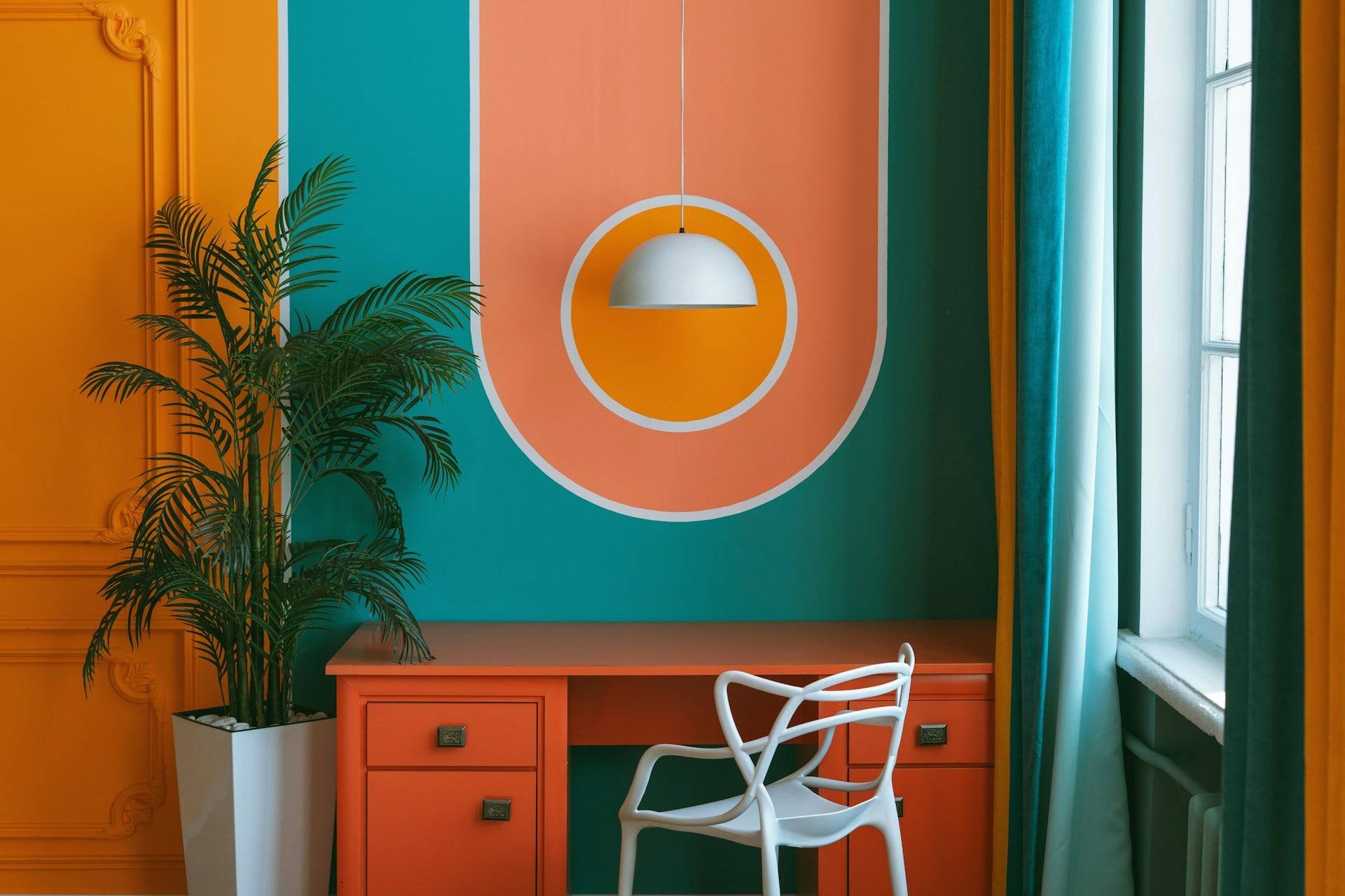 Questi 3 colori e dettagli d'arredo ti fanno sentire più caldo in estate: cambiali subito