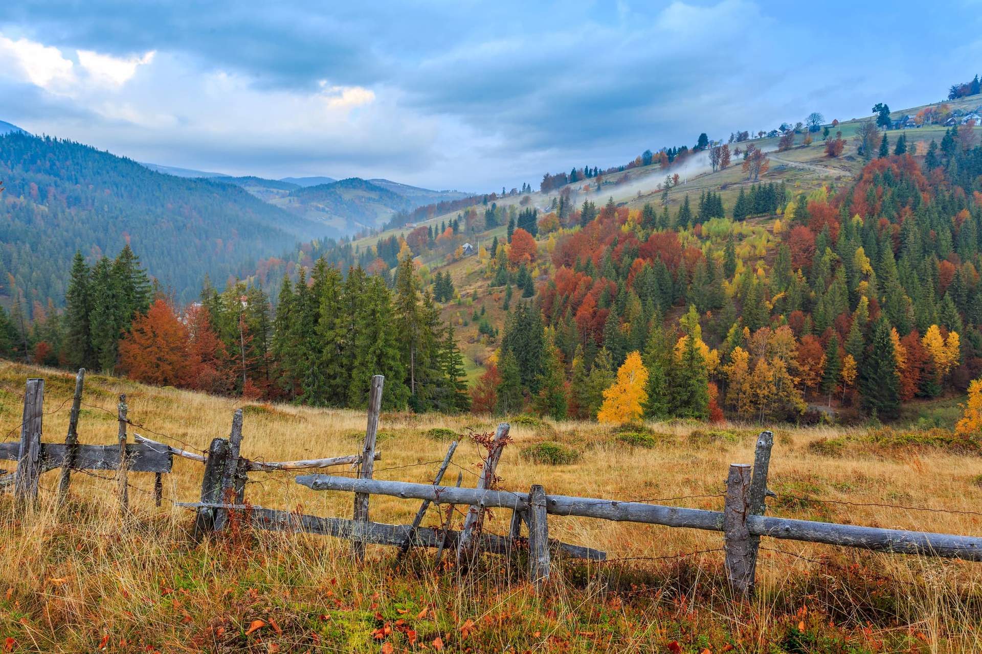 Cette petite ville cachée de Transylvanie où dormir coûte presque rien — parfaite à visiter en automne — Loisirs