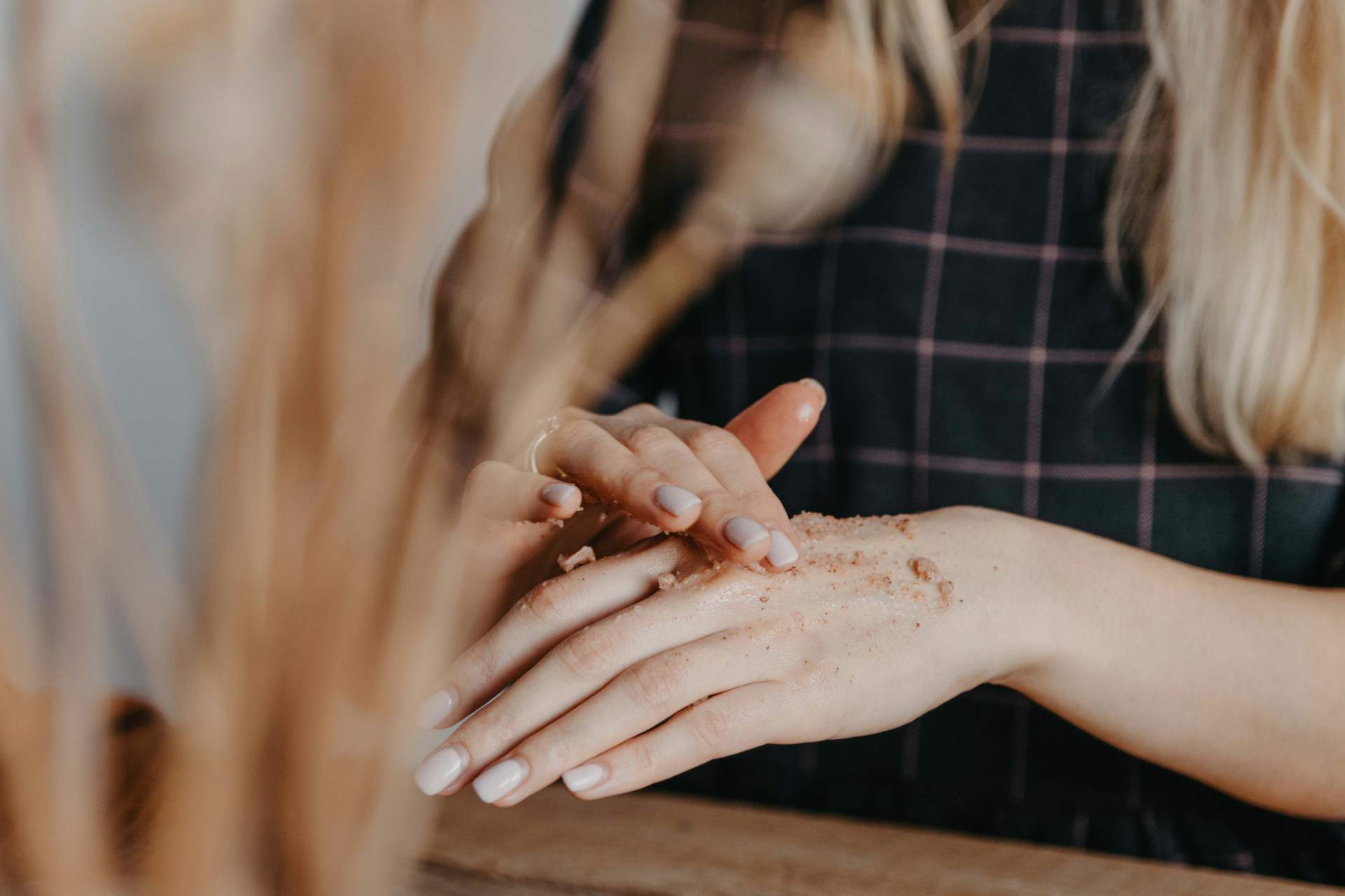 4 Natural Ways to Rejuvenate the Skin on Your Hands — Because This Is Where Age Shows First — Style