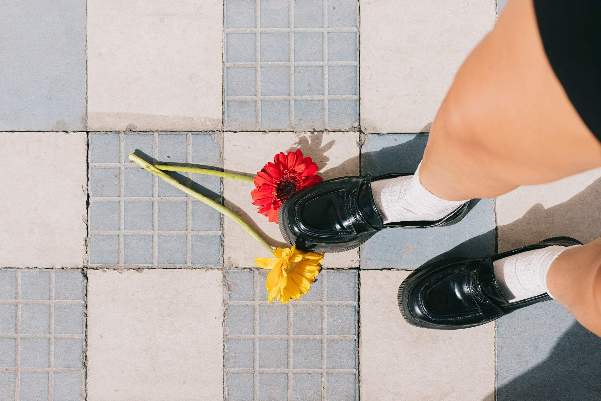 Weiße Sneaker ade? Das sind die Schuhe, die stylische Frauen diesen Herbst tragen — Mode
