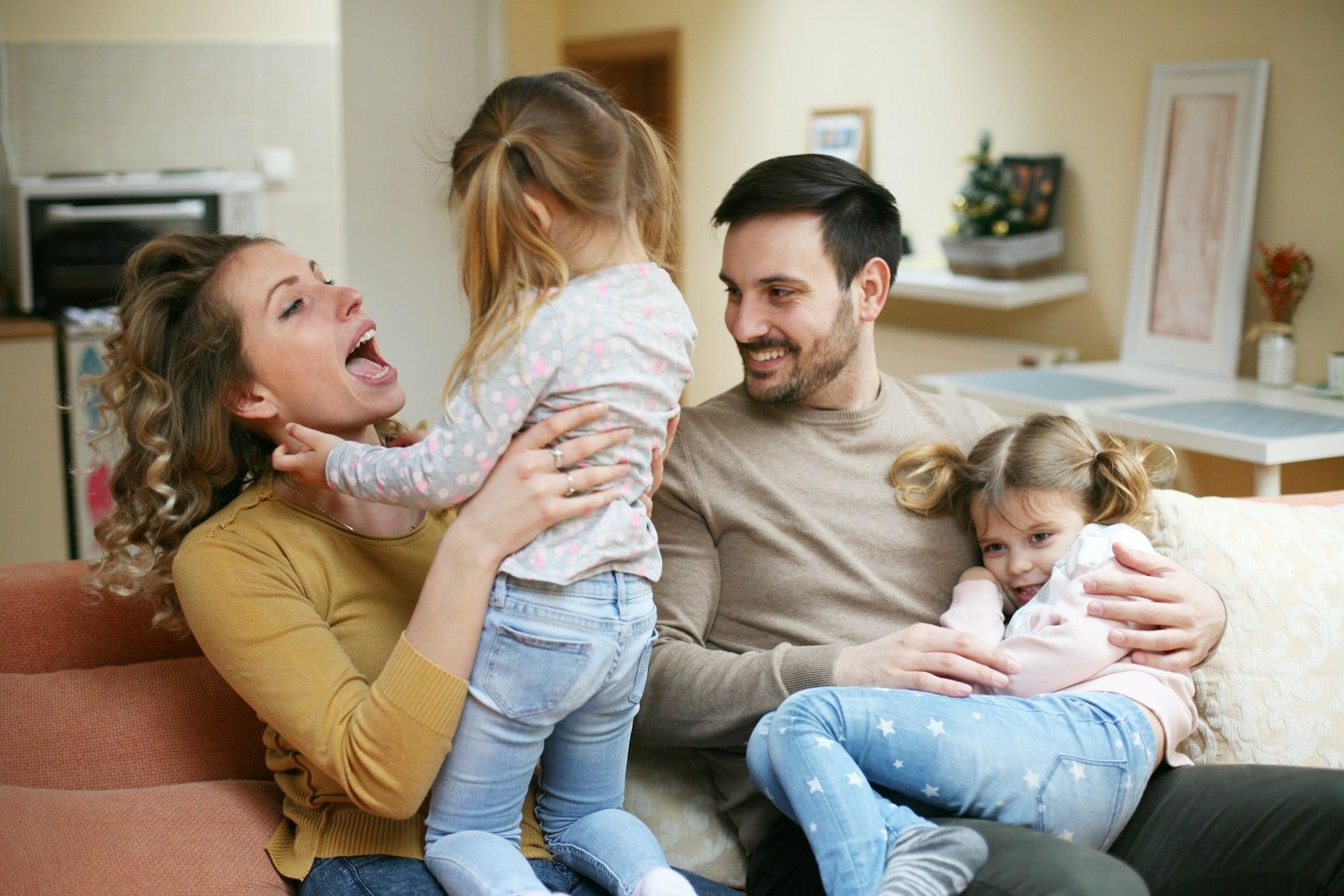 "Mamá, ¿por qué no me quieres igual que a mi hermana?" — la pregunta que tardé años en responder — Familia