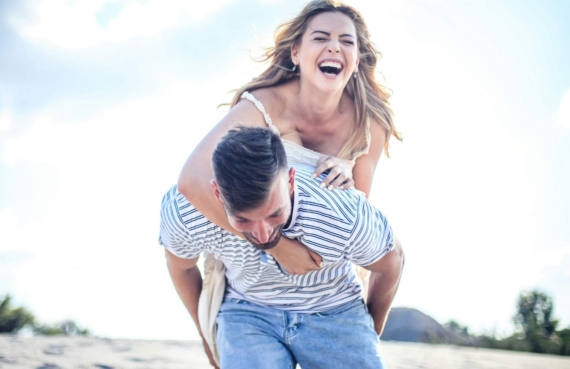 "Creí que éramos amigos, pero solo quería una cosa" – La verdad sobre los hombres casados y su amistad — Estilo de vida