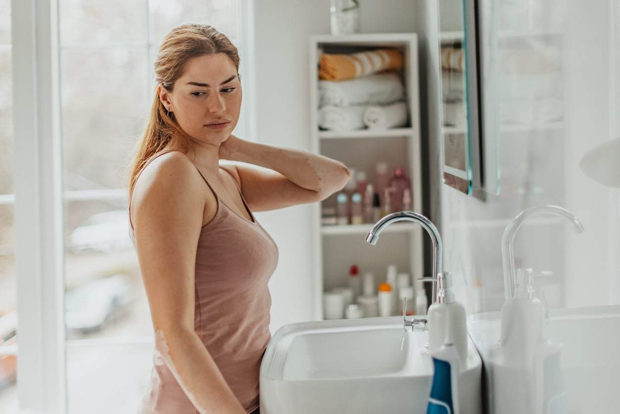"Me miré al espejo y no reconocí a la persona que me devolvía la mirada" — la mañana en que comprendí que llevaba años viviendo la vida de otra — Estilo de vida